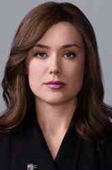 伊丽莎白·基恩（梅根·布恩饰演）