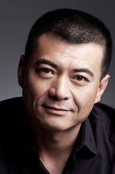 陆超（王新军饰演）