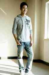 温雅彬（立威廉饰演）