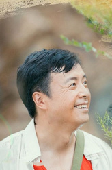 牛志刚（褚栓忠饰演）