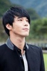 雷宇洛（黄腾浩饰演）