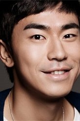 李施彦（李施彦饰演）