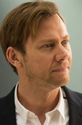 William（吉米·辛普森饰演）