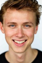 Even Bech Næsheim（亨利克·霍尔姆饰演）