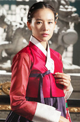 金佳姬（赵伦熙饰演）