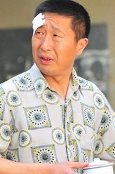 王文胜（林永健饰演）