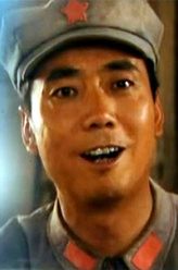 吴德江（范明饰演）