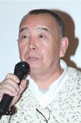 李大爷（李明臣饰演）