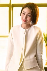 骆玉珠（殷桃饰演）