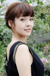 任小弦（张佳宁饰演）