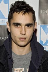 Nick（麦克思·明格拉饰演）