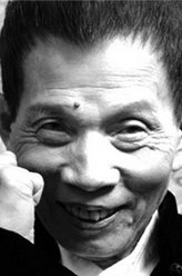 侯仲文（刘家良饰演）