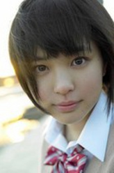 荒井萌（荒井萌饰演）