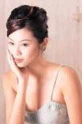 江小凤（陈妙瑛饰演）