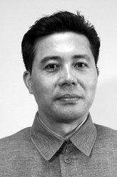 罗天刚（佟瑞欣饰演）