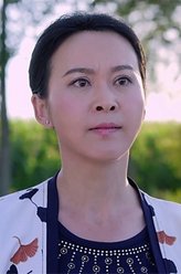 郑晓霞（张大静饰演）