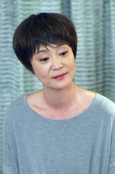 谷一萍（刘雪华饰演）
