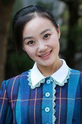 艾小曼（战菁一饰演）