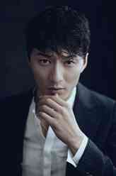 童立威（金泽灏饰演）