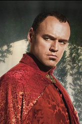 洛伦佐‧美第奇（艾略特·科万饰演）