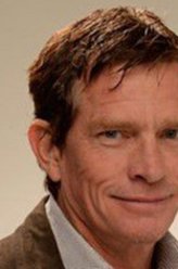 罗伯特（托马斯·哈登·丘奇饰演）