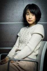 胁谷玉子（清水久留巳饰演）