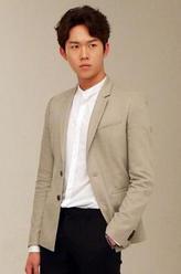 宋锡贤（延俊锡饰演）