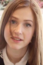 Amber Bowen（蕾娅·斯密特洛维兹饰演）