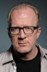 Nick（崔西·莱茨饰演）