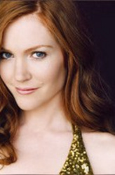 Abby Whelan（达比·斯坦奇菲尔德饰演）