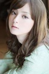 铃木结衣（佐佐木希饰演）