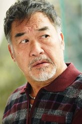 洪七公（梁家仁饰演）