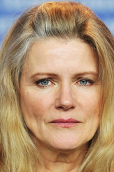 Katarina Jones（巴巴拉·苏科瓦饰演）