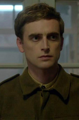 Alfred Graves（杰克·拉斯基饰演）