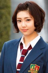 石川里美（山谷花纯饰演）