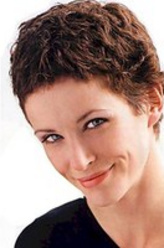 莱斯利·霍普（莱斯利·霍普饰演）