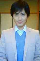 中村俊介（中村俊介饰演）