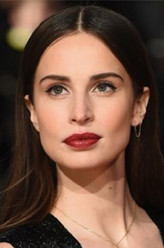 Elizabeth Chynoweth（海达·里德饰演）