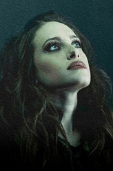 达琳（卡莉·查肯饰演）