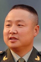 万总（吴军饰演）