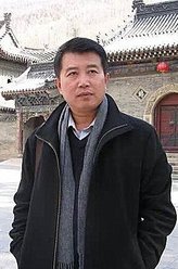 郑伟（曾红生饰演）