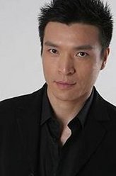 何必（王伟光饰演）