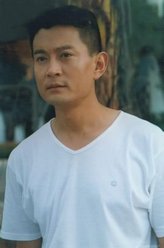 费龙（田少军饰演）