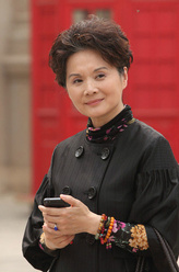 易爽妈（吴冕饰演）