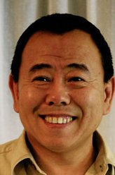 王占魁（潘长江饰演）