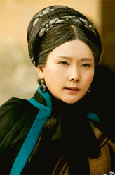 余黄氏（何赛飞饰演）