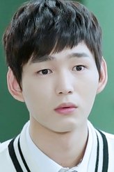 李源根（李源根饰演）