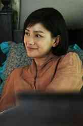 苗姑（胡可饰演）