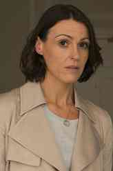 杰玛·福斯特（苏兰·琼斯饰演）