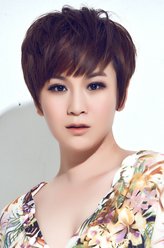 陈金（洛葳饰演）